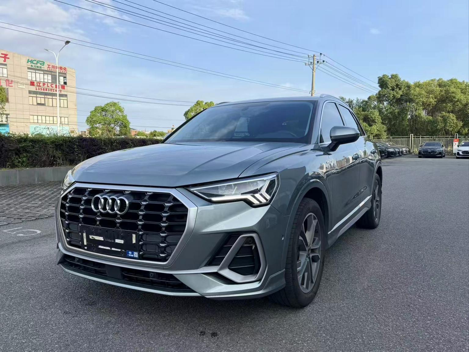 Audi Q3 35 TFSI Fashion Elegant (1.4L) 2022