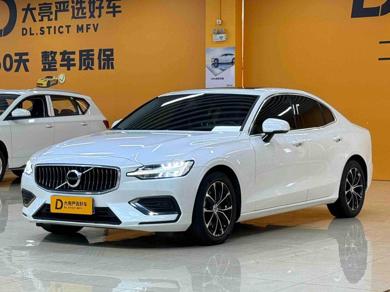 Volvo S60 T4 Intelligent Comfort Luxury (2L) 2021