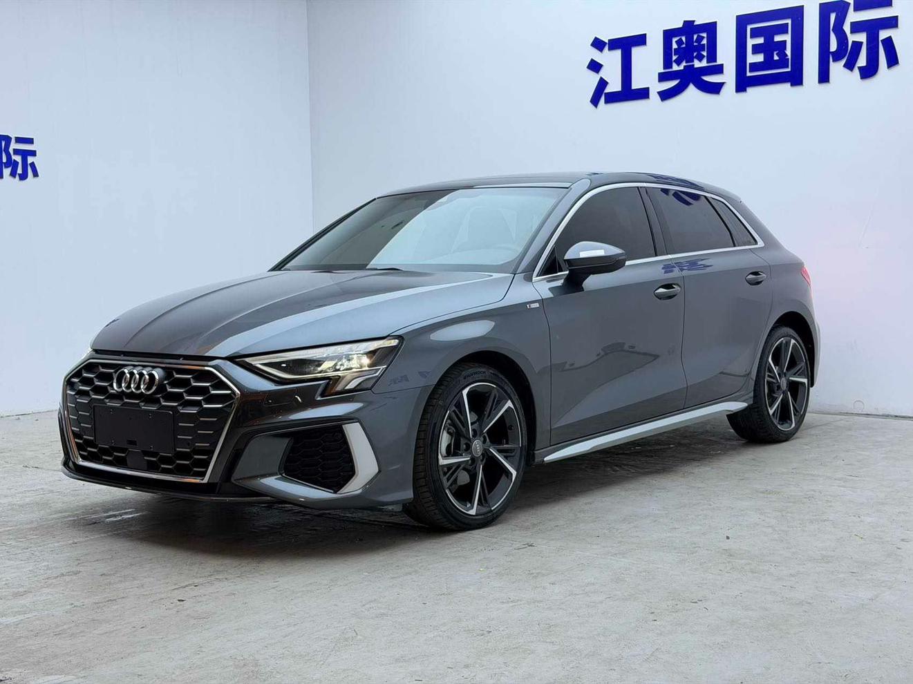 Audi A3 35 TFSI Sport Fashion (1.4L) 2022