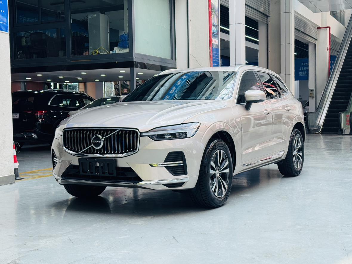 Volvo XC60 Intelligent Comfort Luxury AWD (2L) 2024