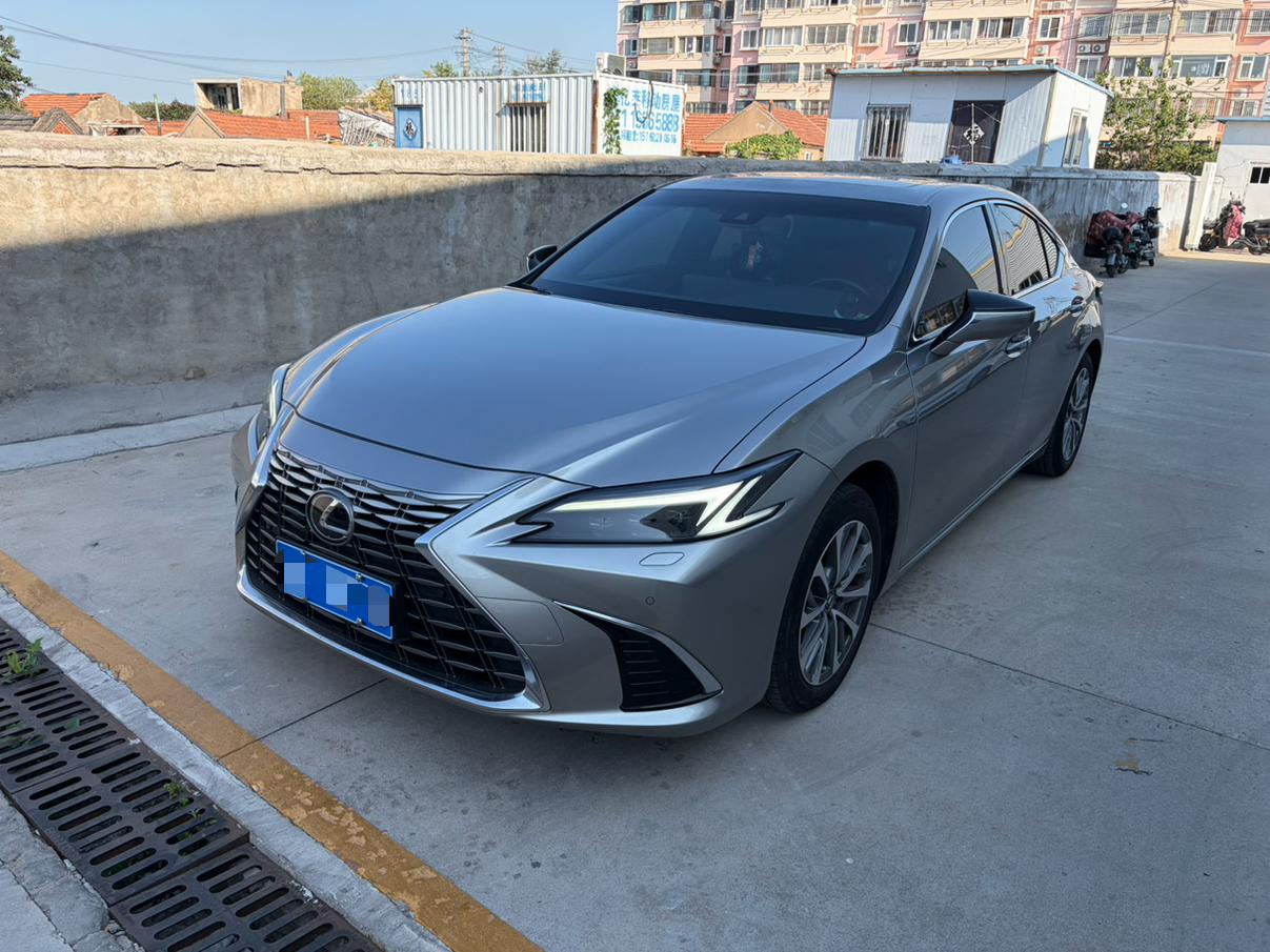 Lexus ES Premium Enjoy (2L) 2025