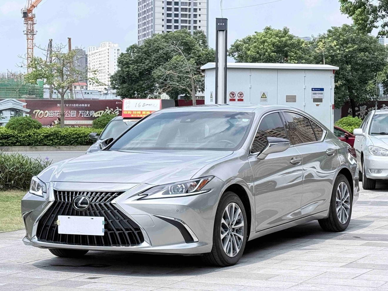 Lexus ES 2023