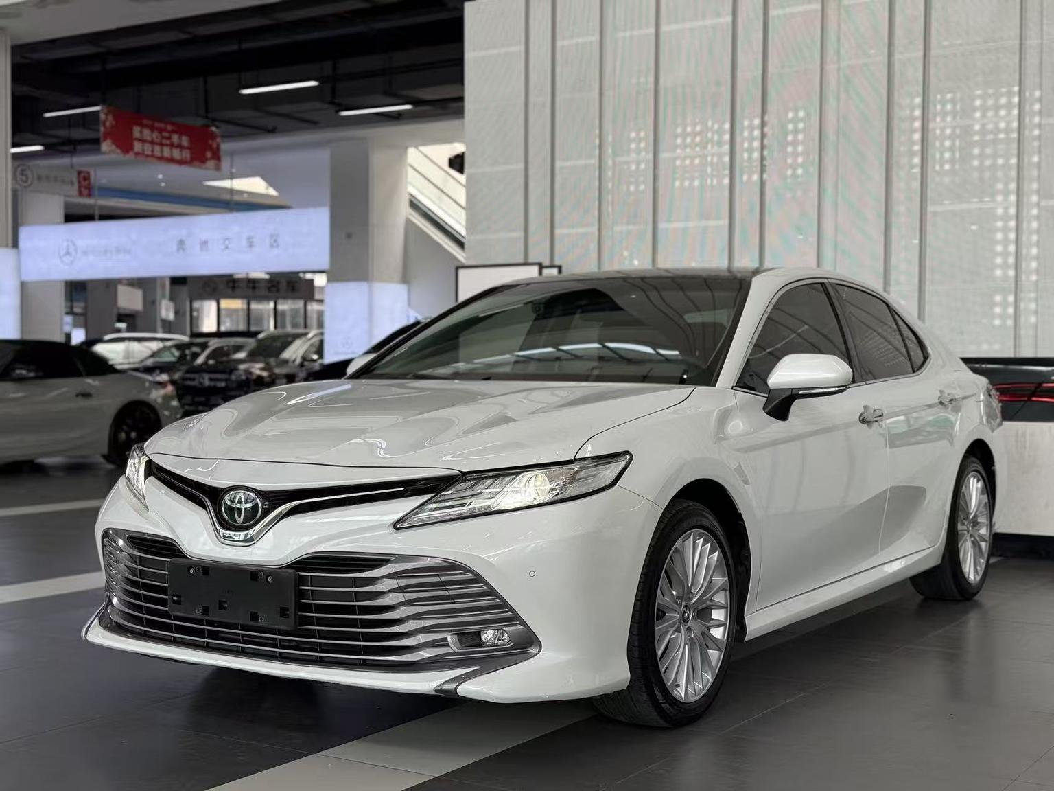 Toyota Camry G Luxury (2.5L) 2019