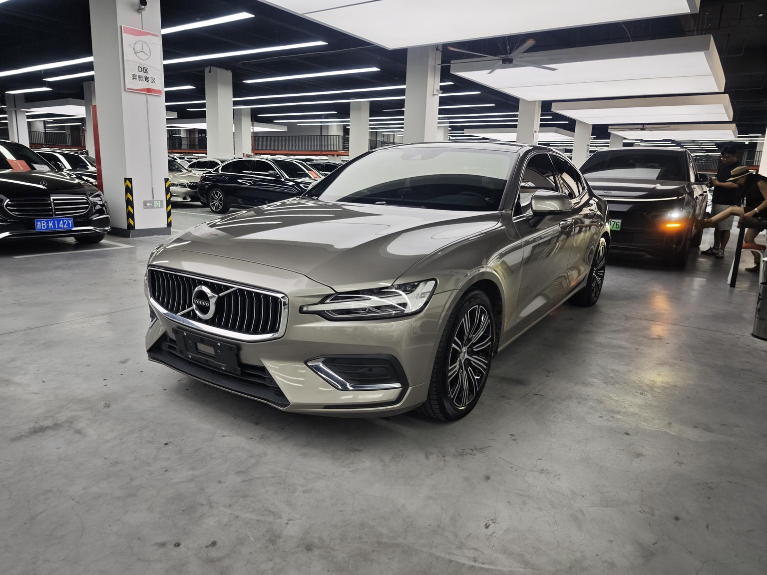 Volvo S60 Intelligent Premium Luxury (2L) 2022