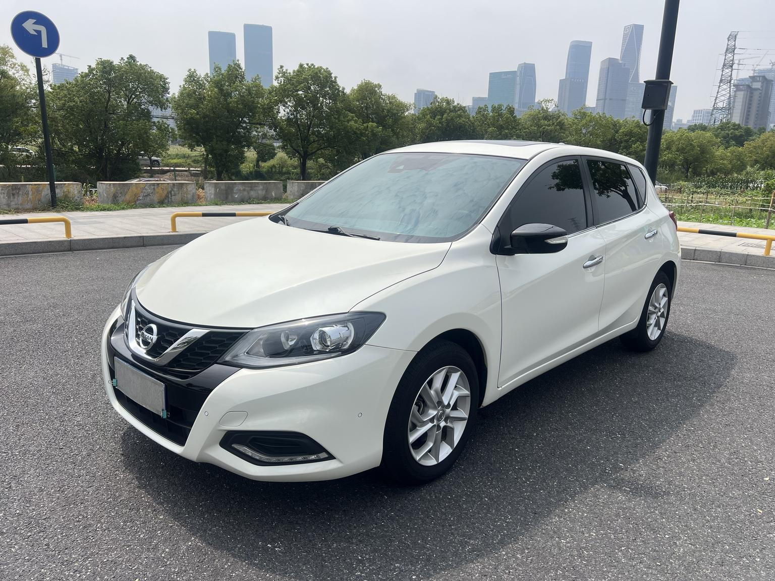 Nissan Tiida 1.6L CVT Intelligent Performance 2025