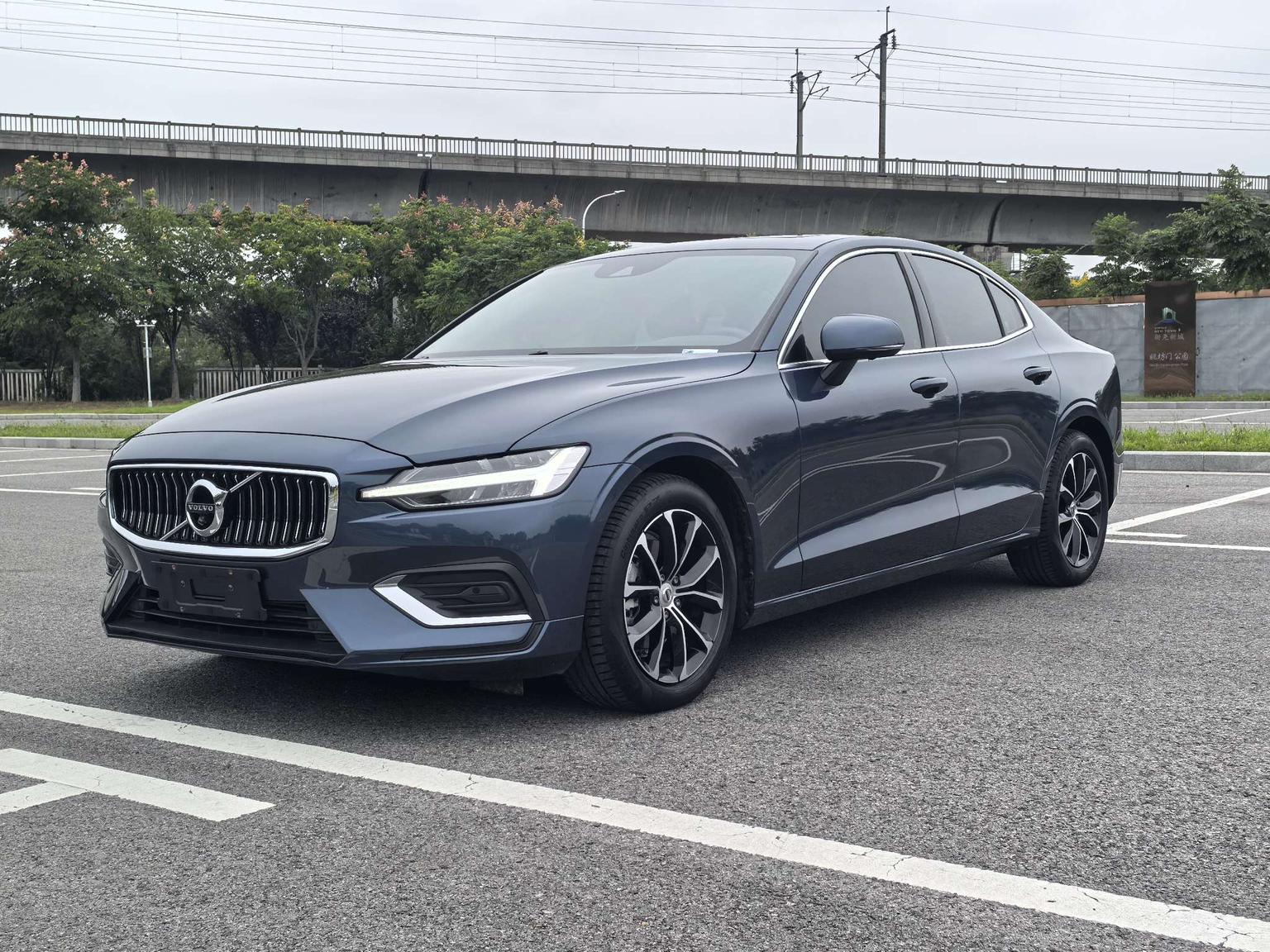 Volvo S60 T4 Intelligent Comfort Luxury (2L) 2021