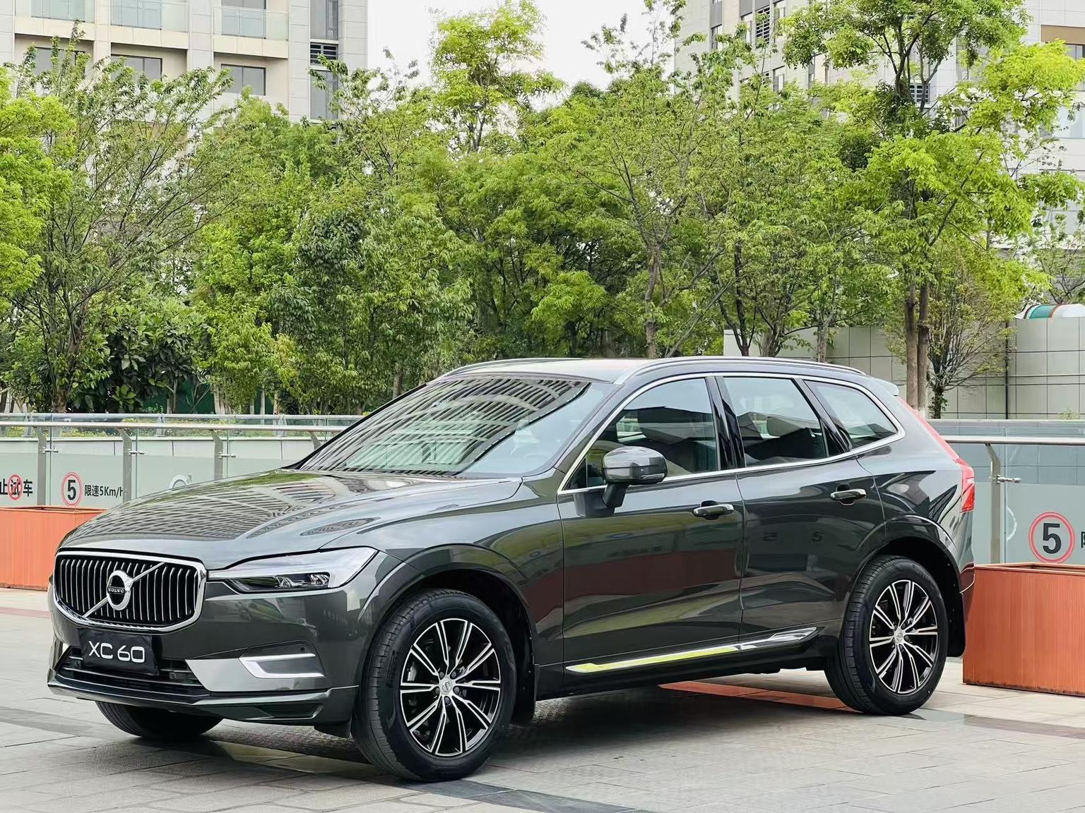 Volvo XC60 T5 AWD Intelligent Plus Luxury (2L) 2021