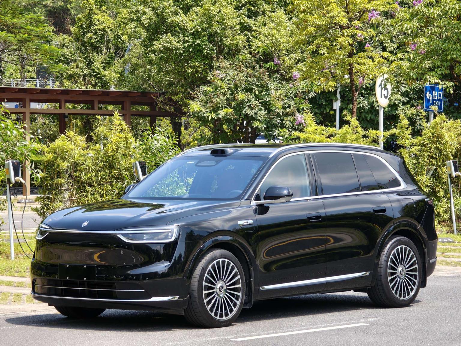 Aito M7 EREV Max 5-Seat AWD (192-Line Lidar) 2025