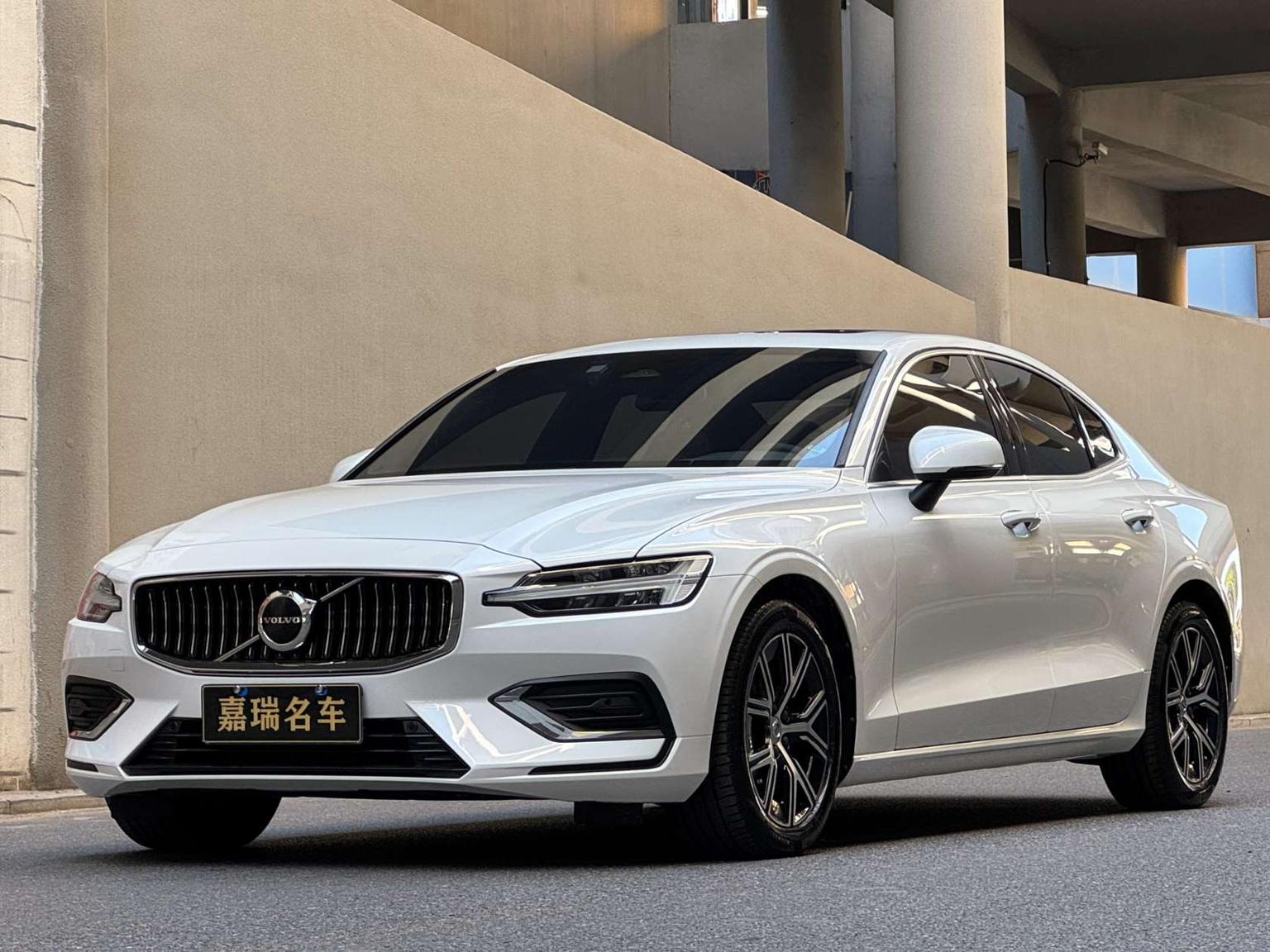 Volvo S60 Intelligent Comfort Luxury 2024
