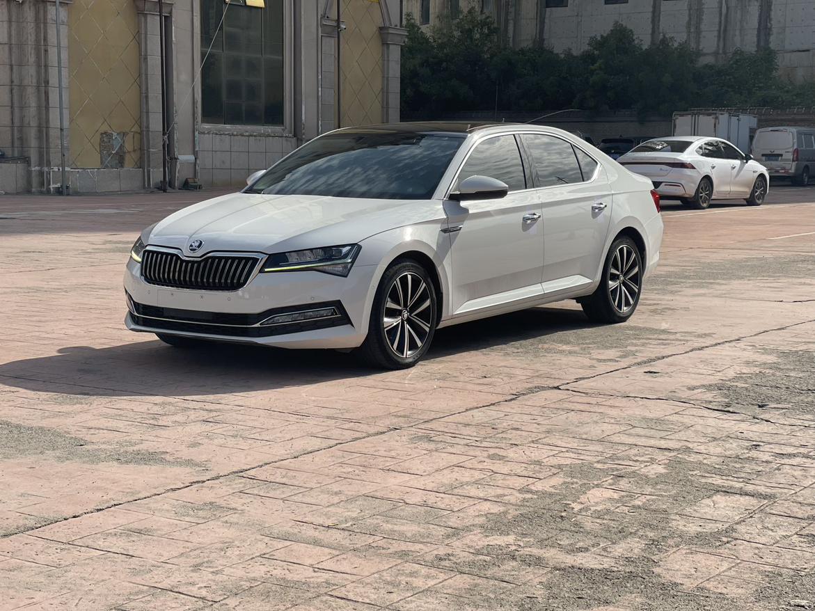 Skoda Superb 280 TSI DSG Prestige (1.4L) 2024