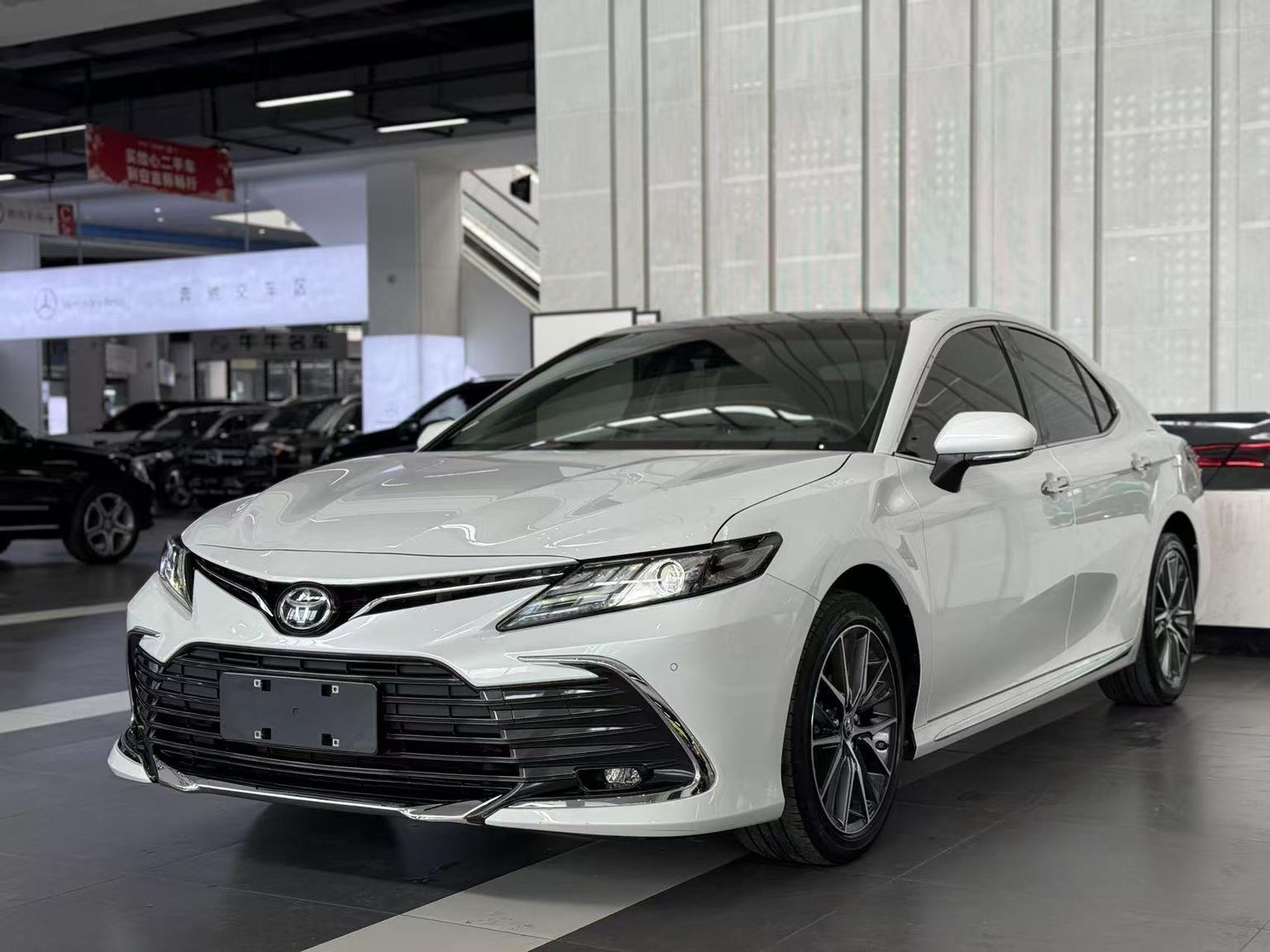 Toyota Camry 2.5G Luxury (2.5L) 2023