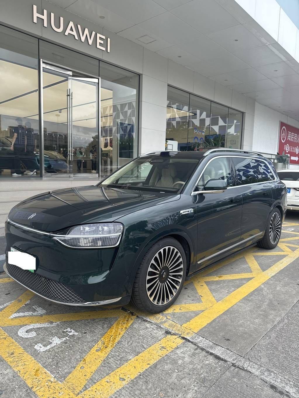 Aito M9 EV Ultra 6-Seater (192-line Lidar) 2025