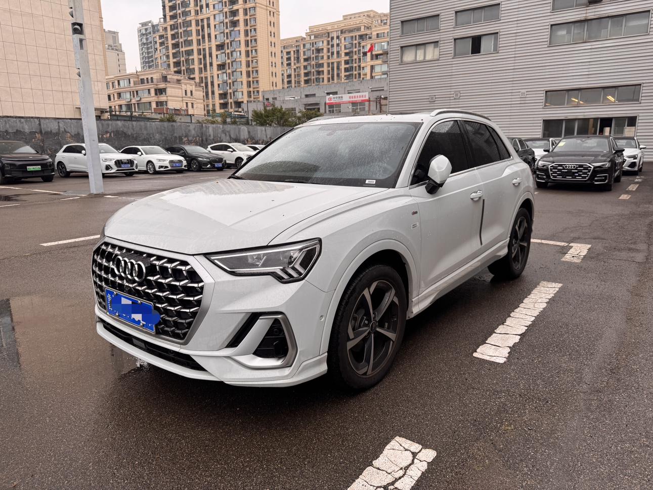 Audi Q3 quattro 45th Anniversary 35 TFSI Sporty Dynamic 2025