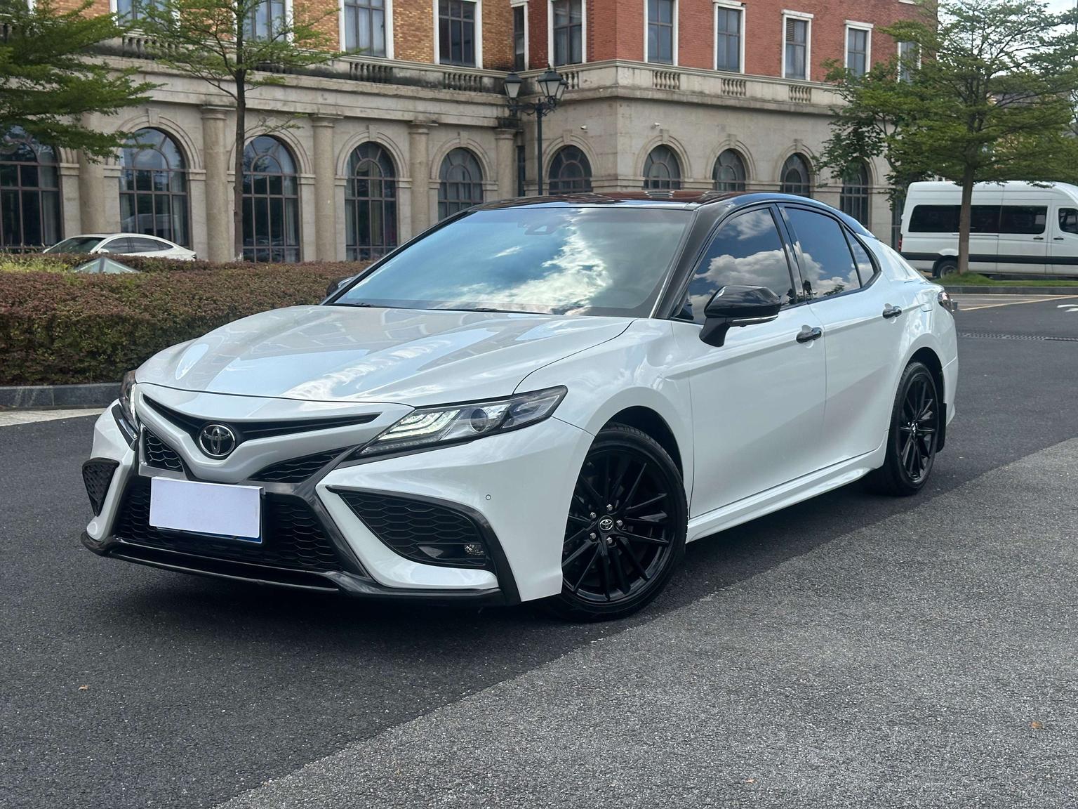 Toyota Camry 2.0S Knight 2023