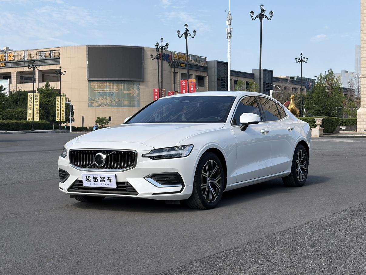 Volvo S60 Intelligent Comfort Luxury 2023