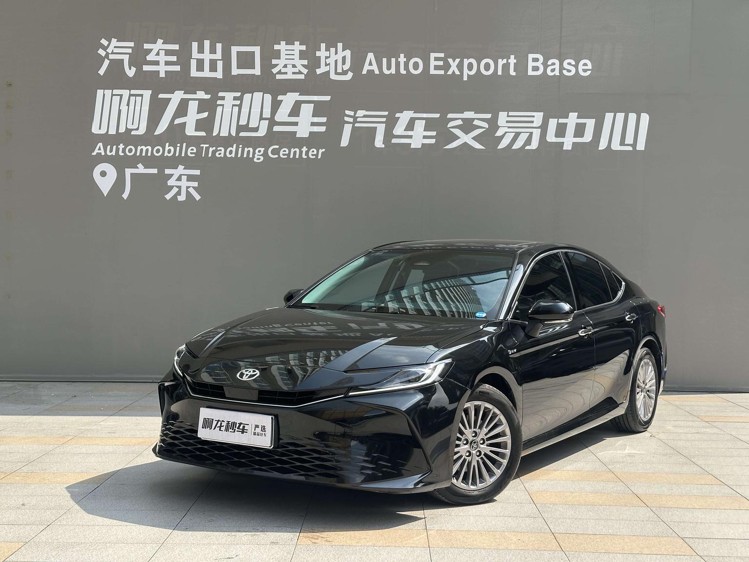 Toyota Camry 2.0HGVP Deluxe 2024