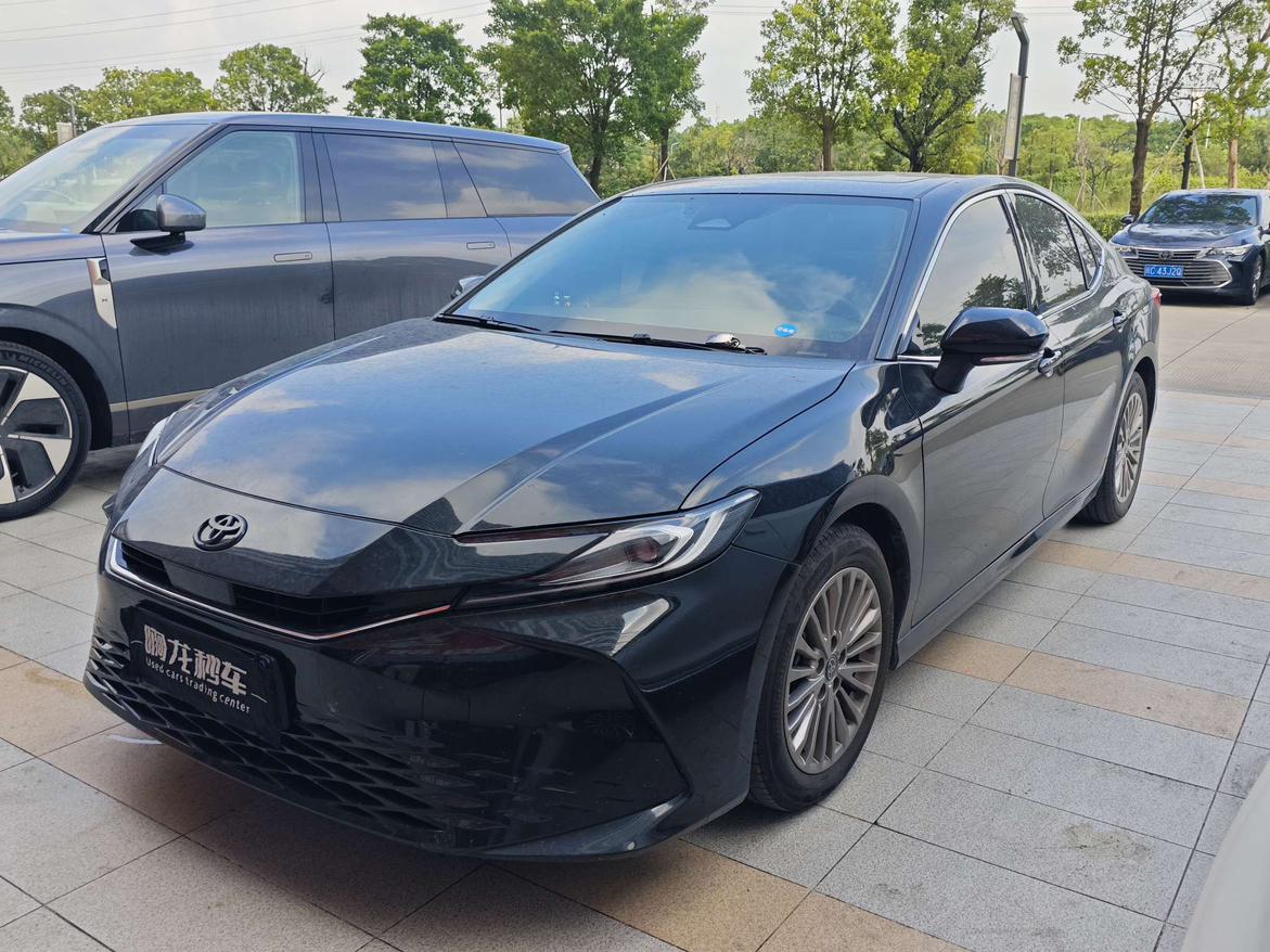Toyota Camry 2.0E Elite 2025