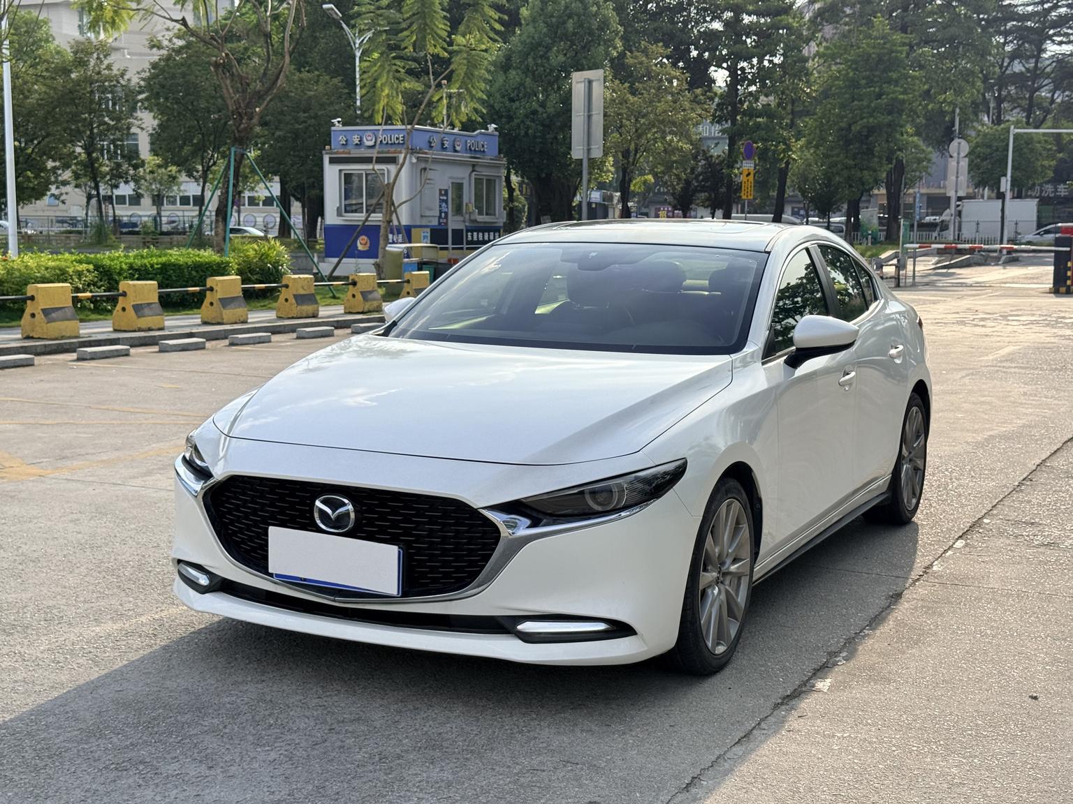 Mazda 3 Axela 2.0L Auto Quality Dazzle 2020