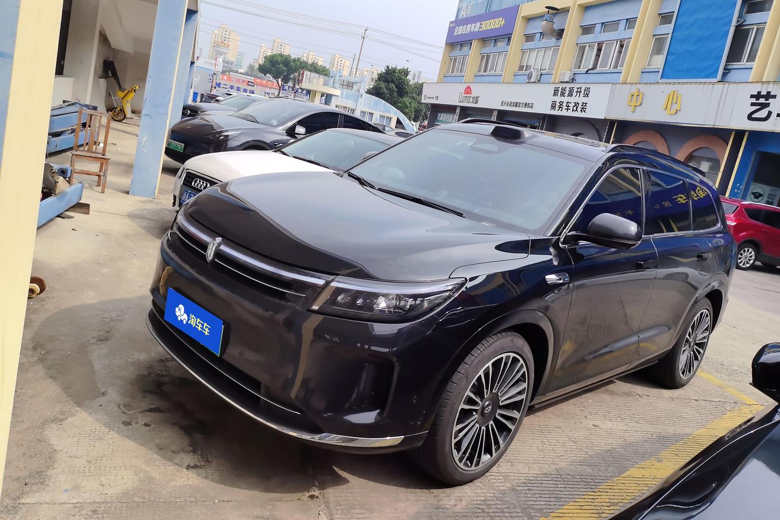 Aito M7 Smart Drive 5-Seat AWD 2025