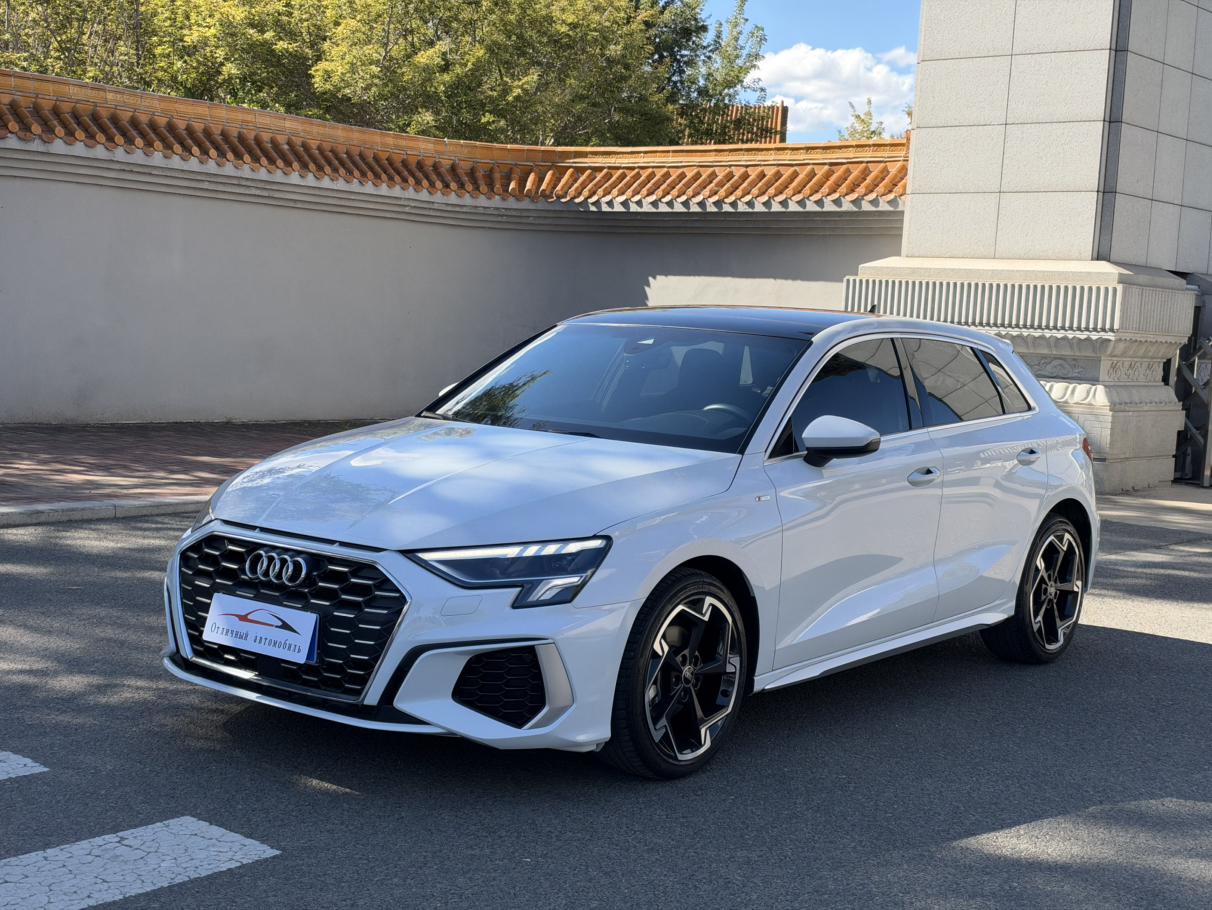 Audi A3 35 TFSI Luxury Sport 2023