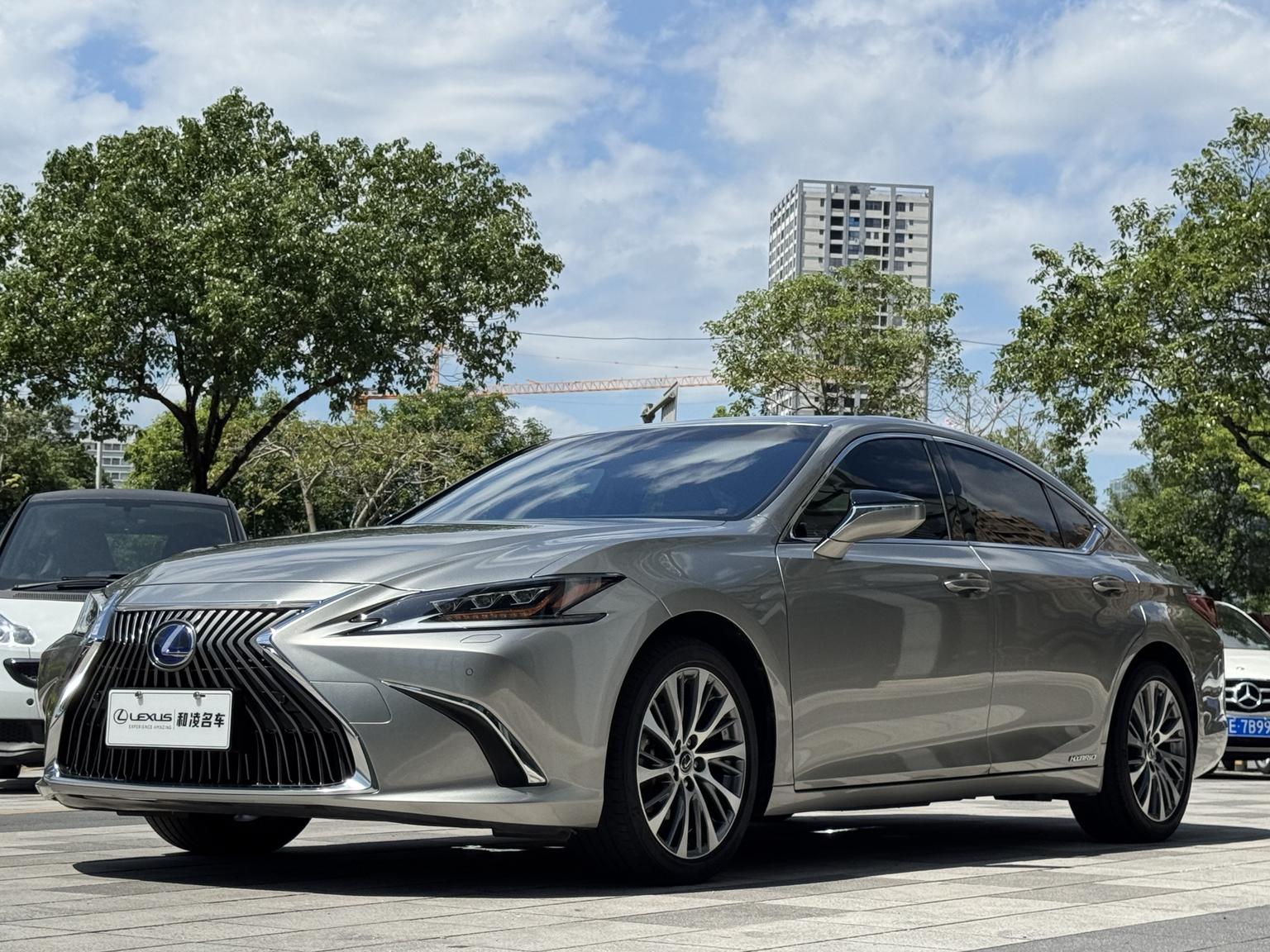 Lexus ES 300h Premium Edition 2020
