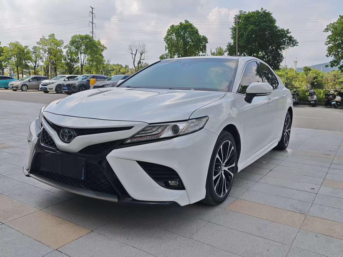 Toyota Camry S Sport CN6 2019