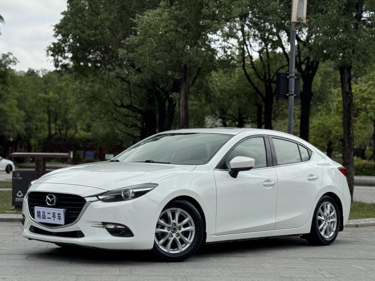 Mazda 3 Axela Cloud Control Sedan 1.5L Auto Luxury CN6 2020